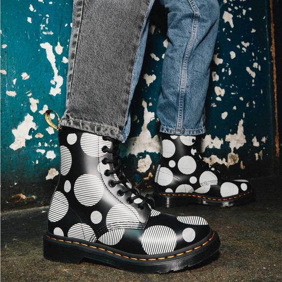 New Dr Martens 7 Black Polka Dot Print 1460 Boot Lace Up Combat Lug Sole Doc - Picture 9 of 12